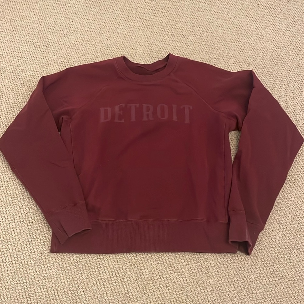 Gettees - Detroit Heritage Crewneck in Cherry - Sz XS